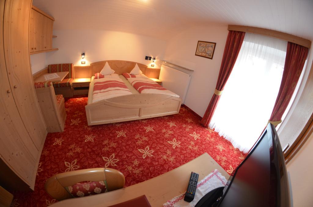 Bed & Breakfast Garni Ossi